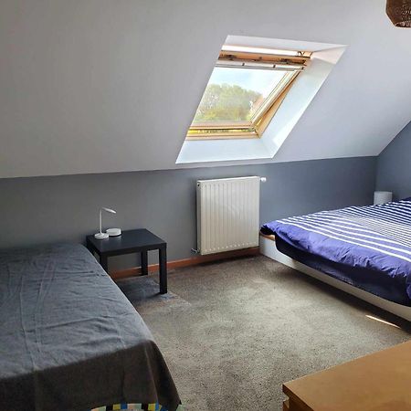 L Etablissement Gold Beach Propose 1 Hebergement , Maison 80M2 Avec Terrain 500M2, Parking Prive A 4 Min Du Port Artificiel D Arromanches, Services Accueil Personnalise, Lits Faits, Serviettes, Menage, Netflix, Wifi Ryes Bagian luar foto